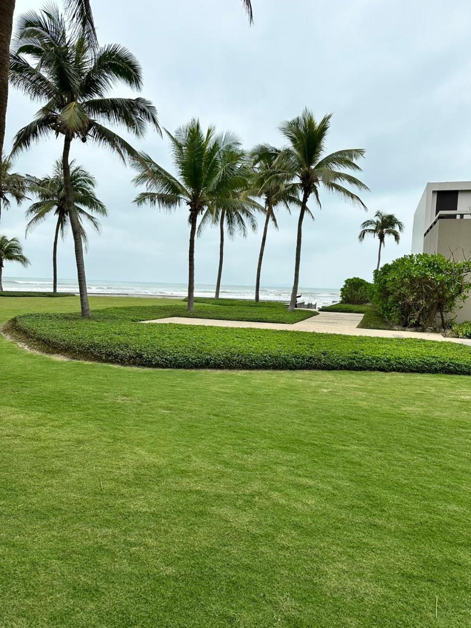 Villa Ocean View And Apartment Da Nang "Free Pick Up" Экстерьер фото