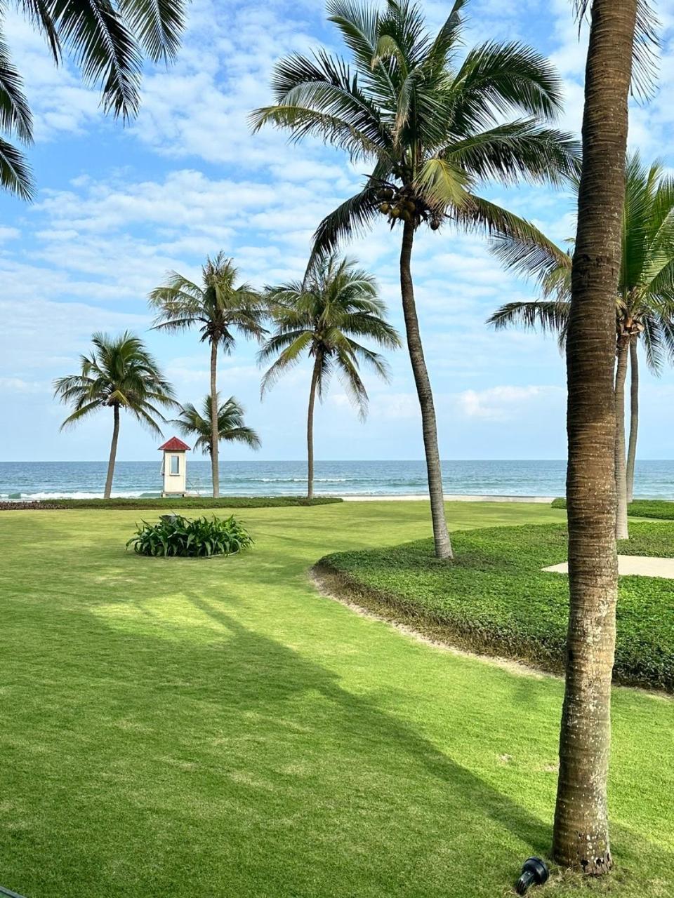 Villa Ocean View And Apartment Da Nang "Free Pick Up" Экстерьер фото