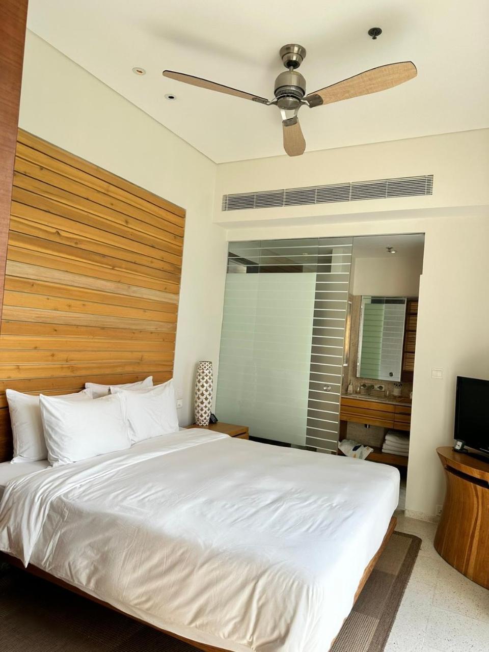 Villa Ocean View And Apartment Da Nang "Free Pick Up" Экстерьер фото